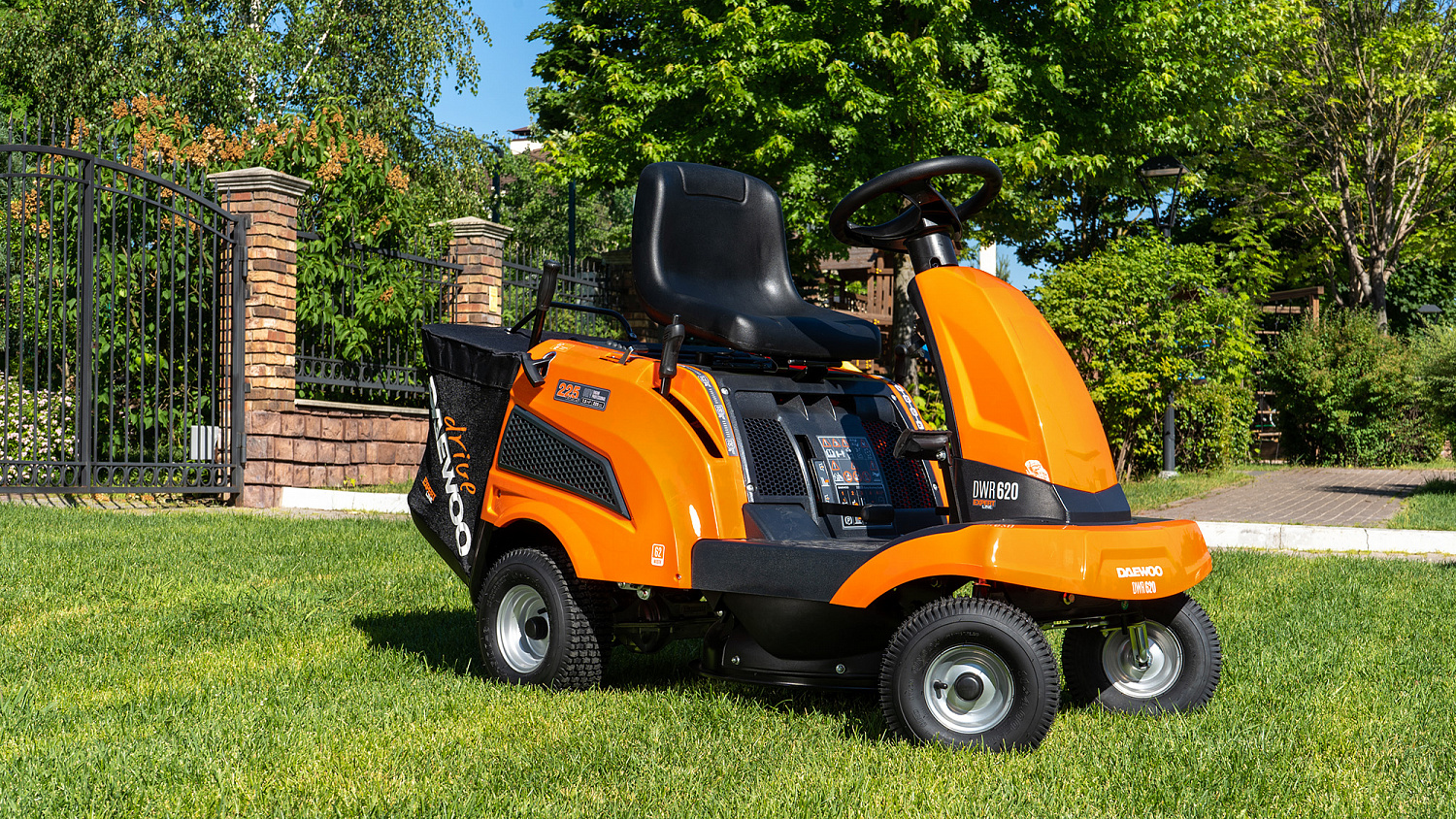 Садовый райдер Daewoo DWR 660