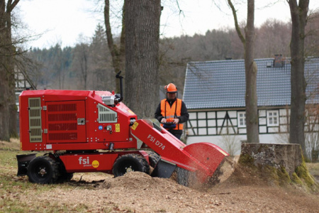 Измельчитель пней FSI D 74 w