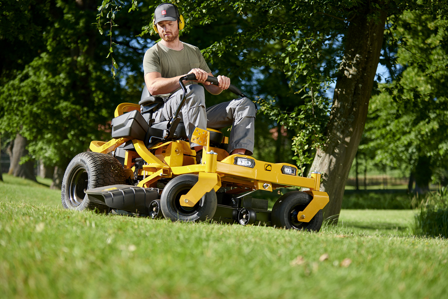 Садовый райдер Cub Cadet XZ5 L107